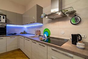 Elegant Flat at Municipio by Napoliapartments