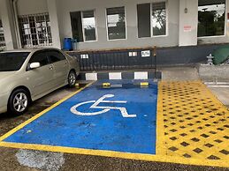 Lee Place Phatthanakan Condo