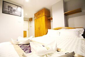 Lee Place Phatthanakan Condo