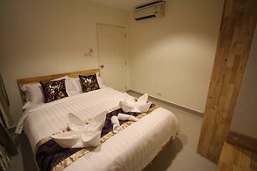 Lee Place Phatthanakan Condo