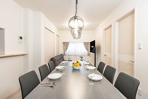 Stella Court Tengachaya