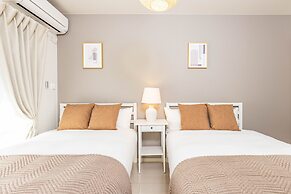 Stella Court Tengachaya