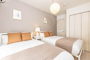 Stella Court Tengachaya