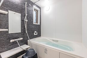 Stella Court Tengachaya