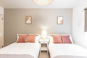 Stella Court Tengachaya