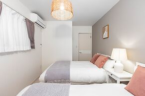 Stella Court Tengachaya