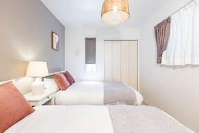 Stella Court Tengachaya