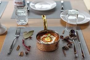 Hotel Crystal Pashupati