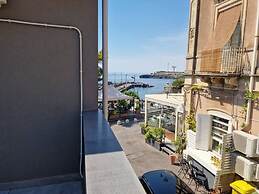 A Casa di Diego-appartamento Fronte Mare Vicino al Centro Storico di C