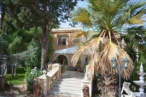 Casa Rubino - Confortevole Casa con Ampio Spazio Esterno e Piscina Pri