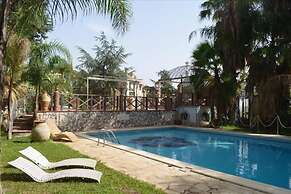 Casa Rubino - Confortevole Casa con Ampio Spazio Esterno e Piscina Pri