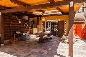 Casa Rubino - Confortevole Casa con Ampio Spazio Esterno e Piscina Pri