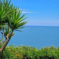 Villa Daniela con Piscina Privata e Discesa a Mare tra Catania e Sirac