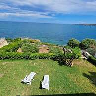 Villa Daniela con Piscina Privata e Discesa a Mare tra Catania e Sirac