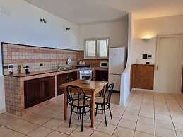 Villa Daniela con Piscina Privata e Discesa a Mare tra Catania e Sirac