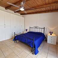 Villa Daniela con Piscina Privata e Discesa a Mare tra Catania e Sirac