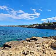 Villa Daniela con Piscina Privata e Discesa a Mare tra Catania e Sirac