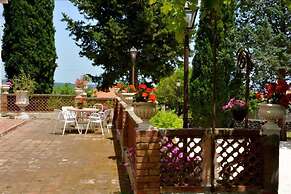Villa Bonaccorso - La Dimora Immersa Nella Natura ai Piedi Dell Etna