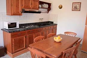 Villa Bonaccorso - La Dimora Immersa Nella Natura ai Piedi Dell Etna