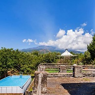 Villa Bonaccorso - La Dimora Immersa Nella Natura ai Piedi Dell Etna