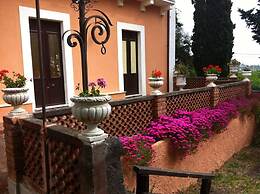 Villa Bonaccorso - La Dimora Immersa Nella Natura ai Piedi Dell Etna