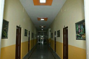 Hotel Aashish Resort