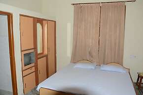 Hotel Aashish Resort