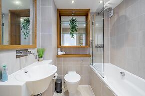 Deluxe 2Bed Duplex Apartment & parking