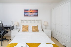 Deluxe 2Bed Duplex Apartment & parking