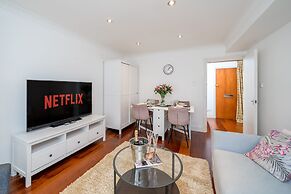 Deluxe 2Bed Duplex Apartment & parking