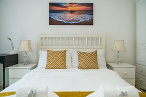 Deluxe 2Bed Duplex Apartment & parking