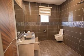 Grik Hotel - Entebbe