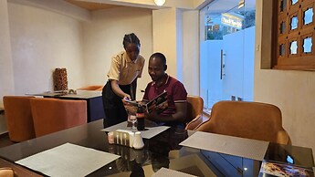 Grik Hotel - Entebbe