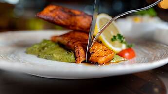 Grik Hotel - Entebbe