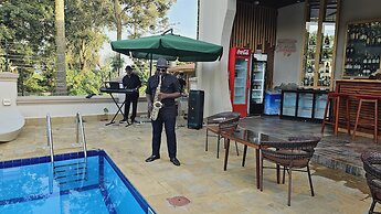Grik Hotel - Entebbe