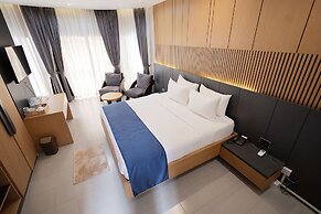 Grik Hotel - Entebbe