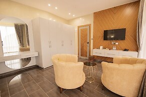 Grik Hotel - Entebbe