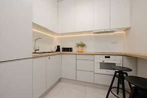 Komputerowa Studio Warsaw by Renters