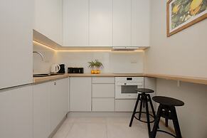 Komputerowa Studio Warsaw by Renters