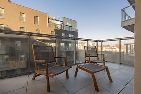 Subtle Apartment in Warsaw by Renters