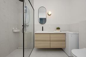 Subtle Apartment in Warsaw by Renters