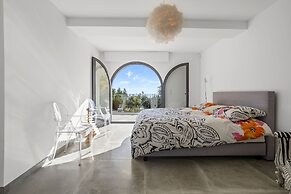 Breathtaking 4-bed Villa Golfe-Juan