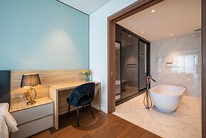 Bluesky Metropole Galleria Luxury