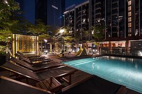 Bluesky Metropole Galleria Luxury