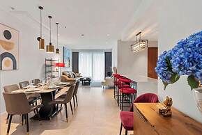 Bluesky Metropole Galleria Luxury