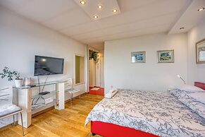 New Cozy Penthouse With Panoramic View