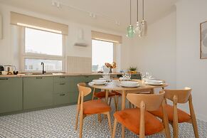 Apartment for 6 in the Heart of Warsaw