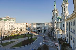 Apartment for 6 in the Heart of Warsaw