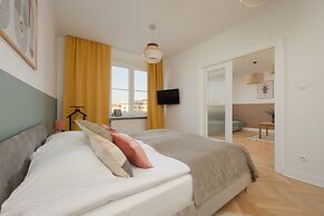 Apartment for 6 in the Heart of Warsaw