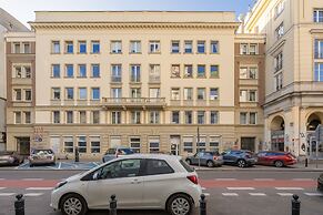 Apartment for 6 in the Heart of Warsaw